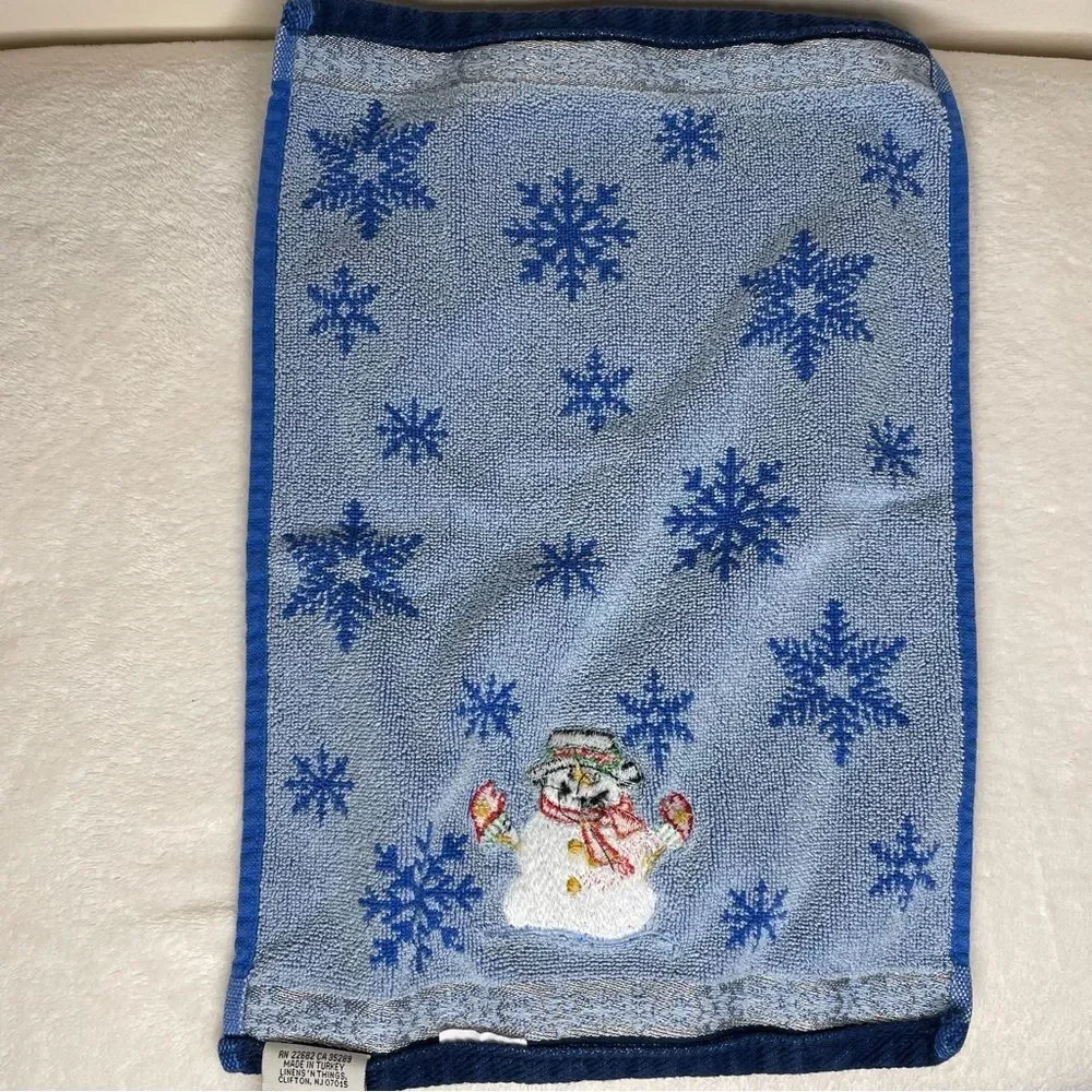 Linens N Things Hand Towels Set of 2 Snowman Holiday Christmas Blue White Red